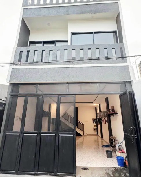Rumah 3 lantai di Jati murni Pondok Gede Bekasi , dekat Tol Jatiwarna-0