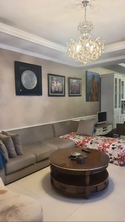 Rumah exclusive di JGC, Dbanyan semi furnish lokasi strategis dekat ke toll-4