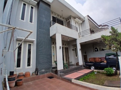 Rumah 2,5 lantai siap huni hadap Boulevard Utama di Metland Menteng, Jakarta Timur