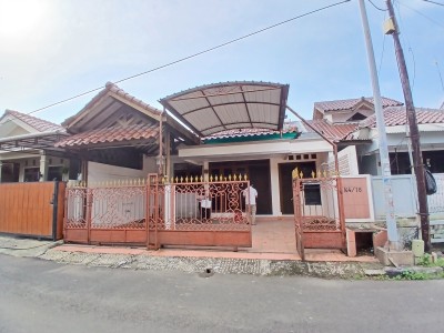 Rumah rapih siap huni 1 lantai di Metland menteng, Jakarta Timur