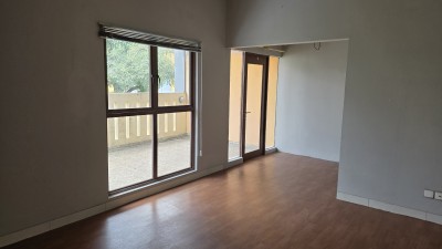 Rumah di Cluster Cassia JGC, dekat ke Club House-4