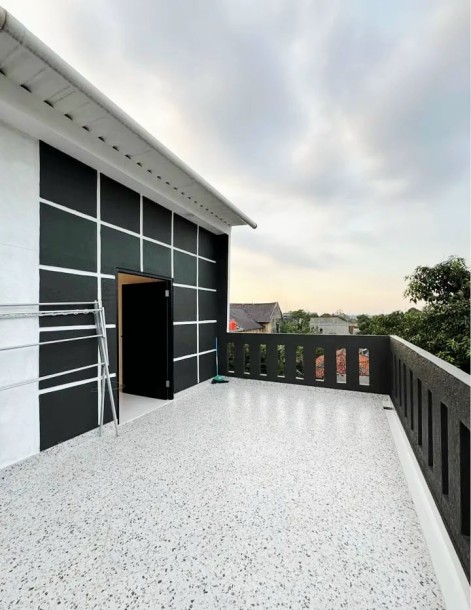 Rumah 3 lantai di Jati murni Pondok Gede Bekasi , dekat Tol Jatiwarna-1