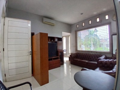 Rumah 2,5 lantai siap huni hadap Boulevard Utama di Metland Menteng, Jakarta Timur-7