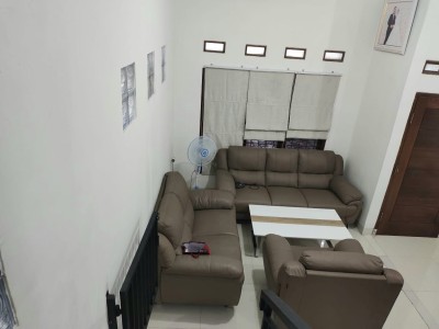 Rumah 2 lantai rapih siap huni di Jakamulya, Bekasi-1