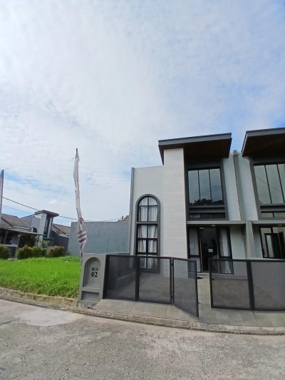 Di Jual Rumah di Grand Residence City-9