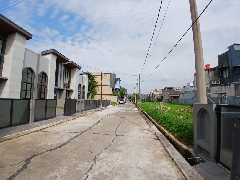 Di Jual Rumah di Grand Residence City-11