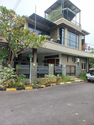 DIJUAL RUMAH HOEK BAGUS.  Kualitas Premium di Duta Harapan.-0